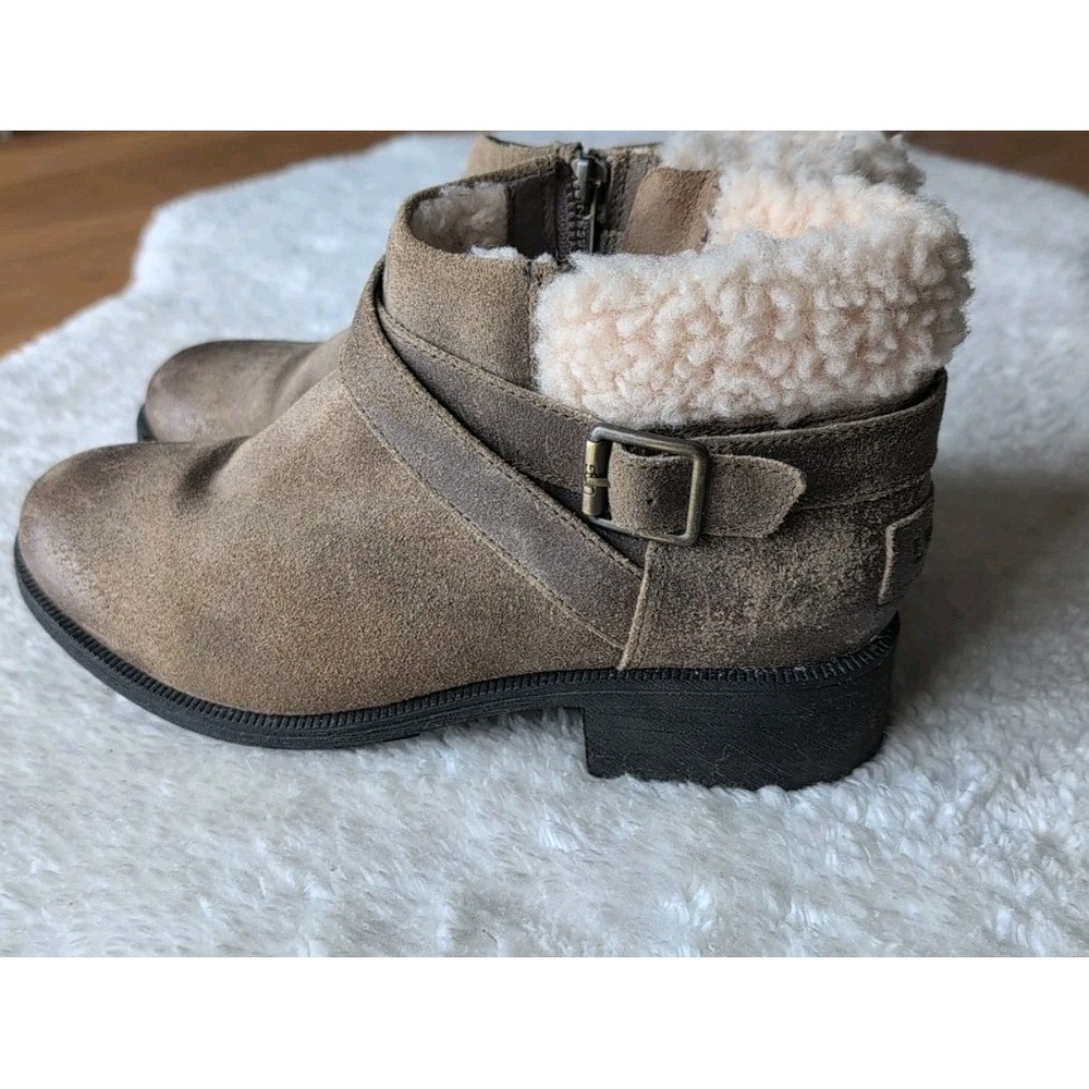 UGG Benson Boots Distressed Leather Sherpa Buckle Zip Closure Ankle Brown Sz 7.5
